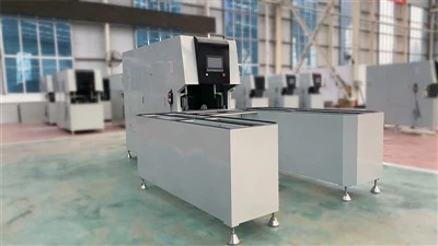 Linea per la pulizia degli angoli delle finestre in PVC